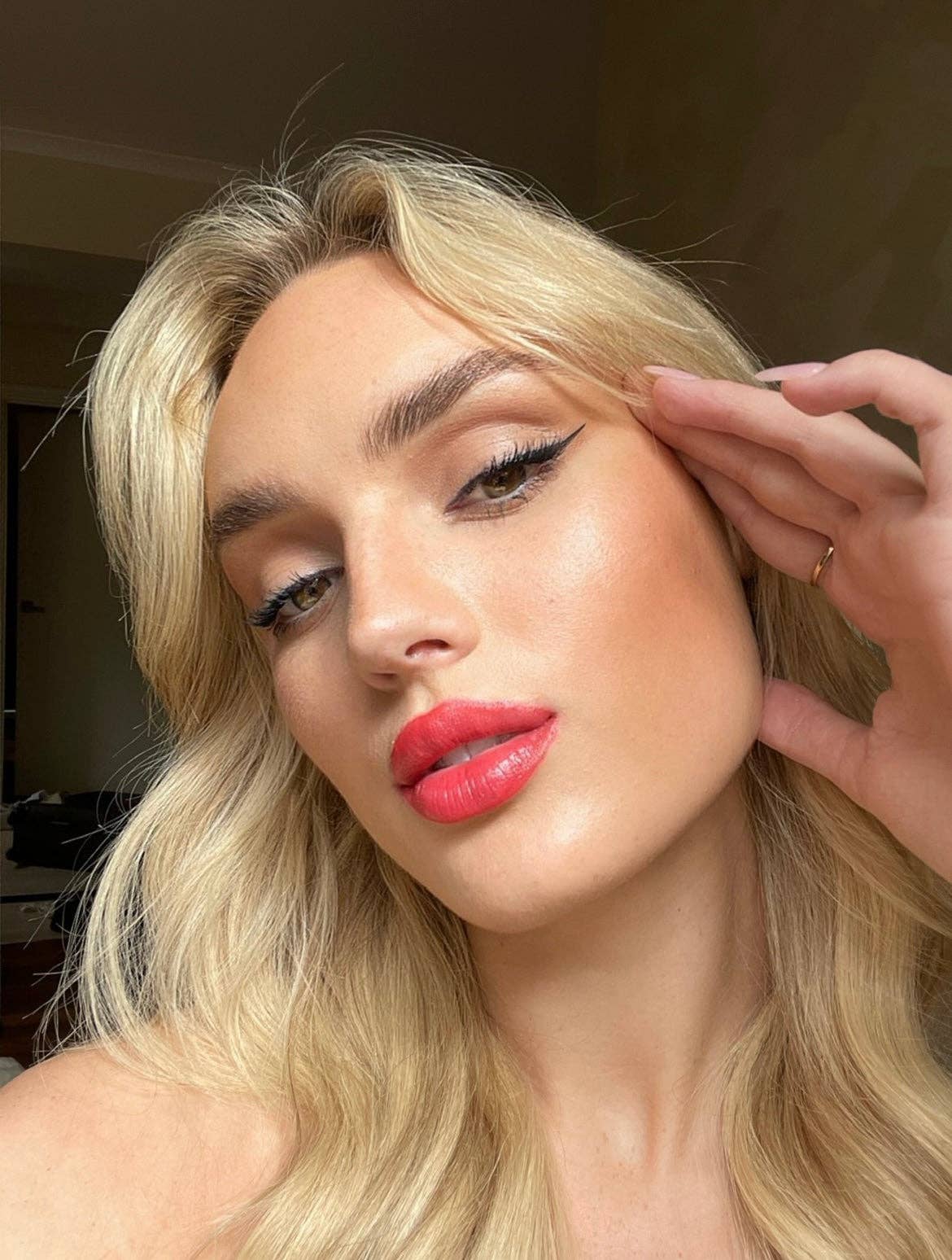 SUZY. x SJ - Satin finish